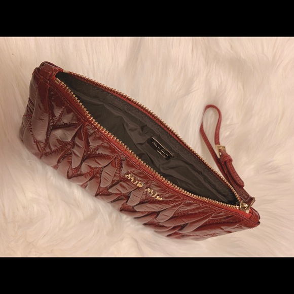 Authentic MiuMiu Matelasse Wristlet - Picture 4 of 5